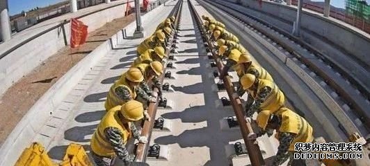 半年虧損千億！國(guó)鐵集團(tuán)陷降薪潮，鐵路員工降薪300元起